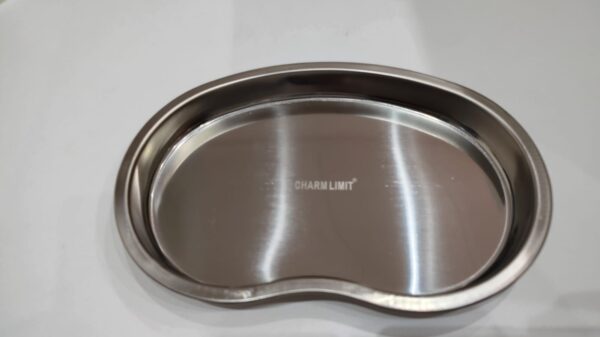 Bandeja de acero estilo riñon x unidad